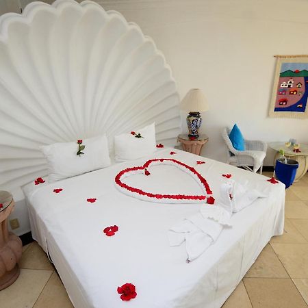 Dolphin Cove Inn Мансанильо Экстерьер фото